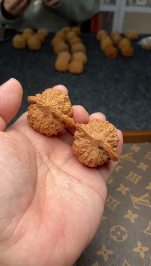 把件文玩核桃B  36号   42尺满天星