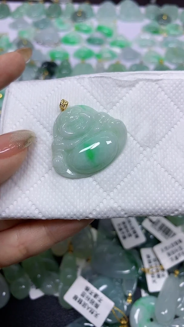 颈饰18K金镶嵌翡翠 天然翡翠A货