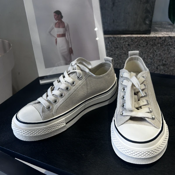 chalan  新款 时尚百搭舒适休闲板鞋B125X020