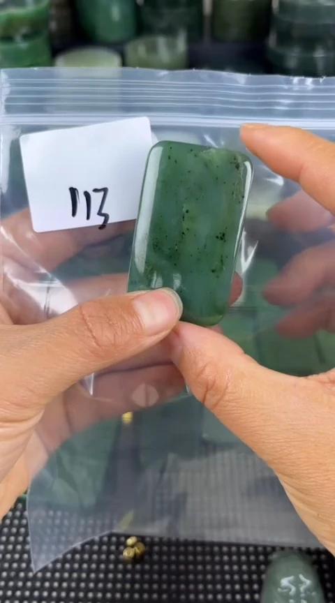 和田玉未镶嵌珠宝半成品牌子