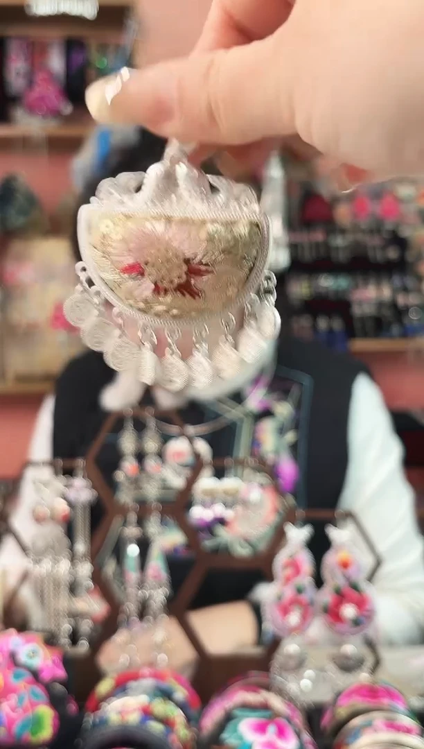 艺枝独绣手工饰品478