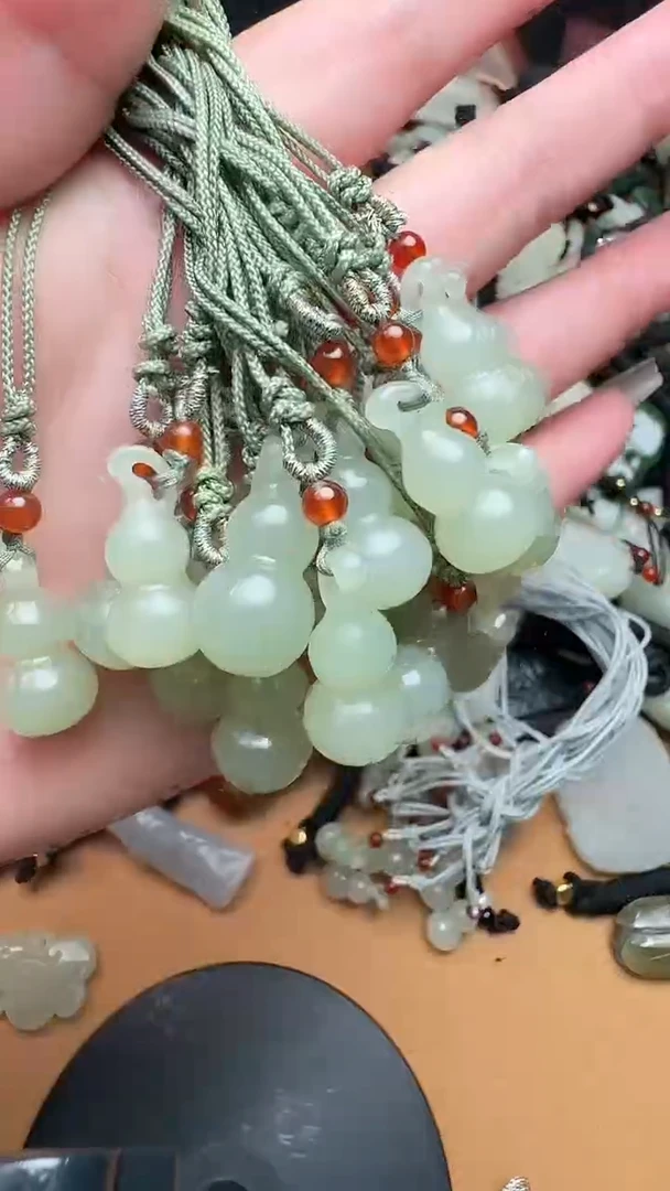 【闪购商品】和田玉颈饰未镶嵌多样性发货发其一随机发