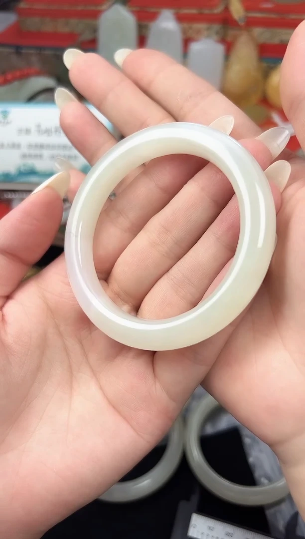 未镶嵌手镯和田玉老坑钢板料 圈口56-57mm