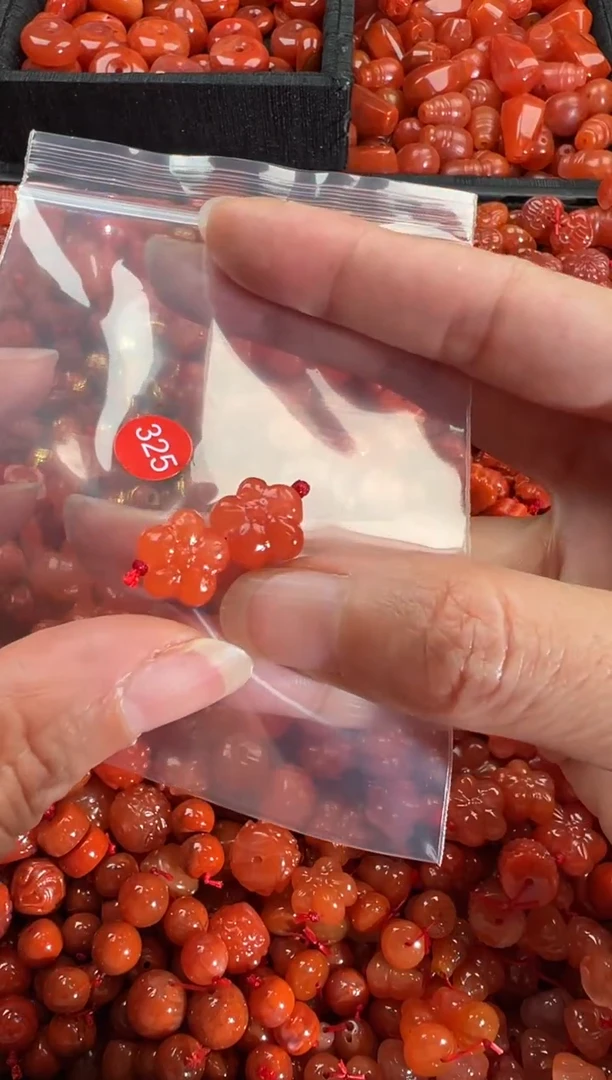 【闪购商品】南红玛瑙颈饰未镶嵌1