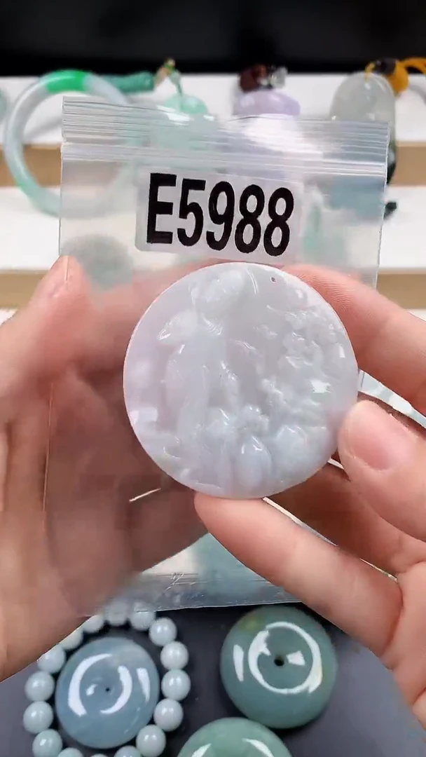 颈饰未镶嵌翡翠天然翡翠吊坠挂件