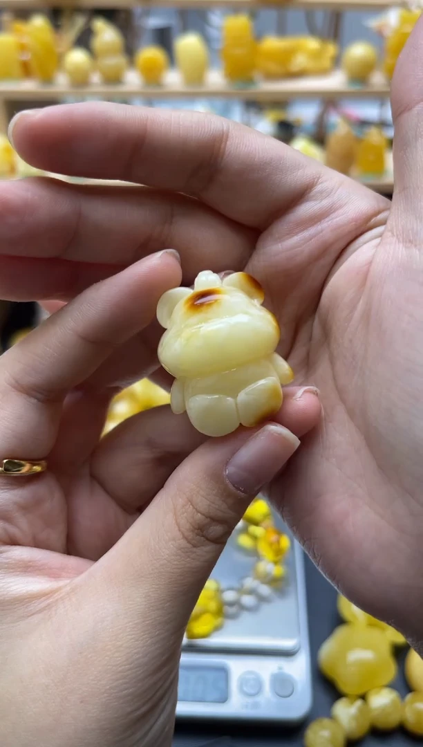 琥珀未镶嵌珠宝奇石139 琥珀蜜蜡微瑕