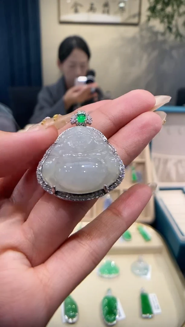 【闪购商品】翡翠吊坠(不含链)未镶嵌佛公