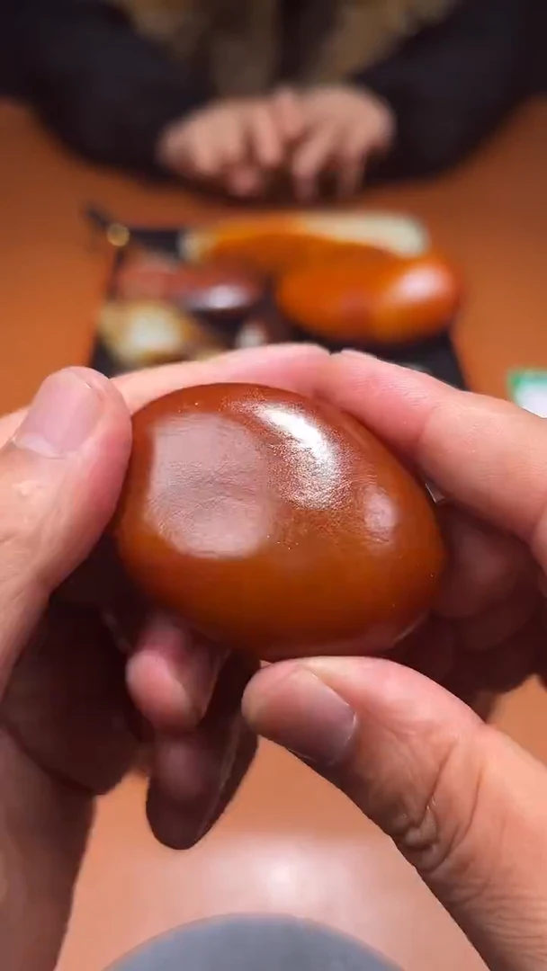 未镶嵌和田玉把件文***。和田玉