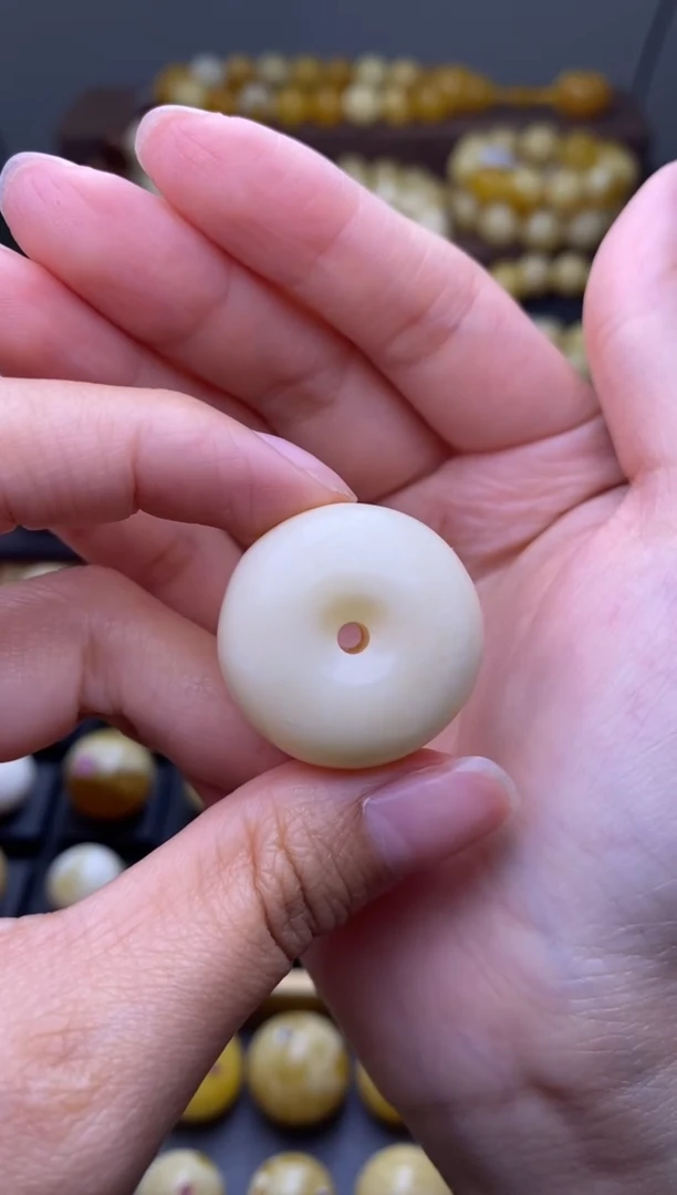 【闪购商品】琥珀裸石未镶嵌大小姐珠宝严选95