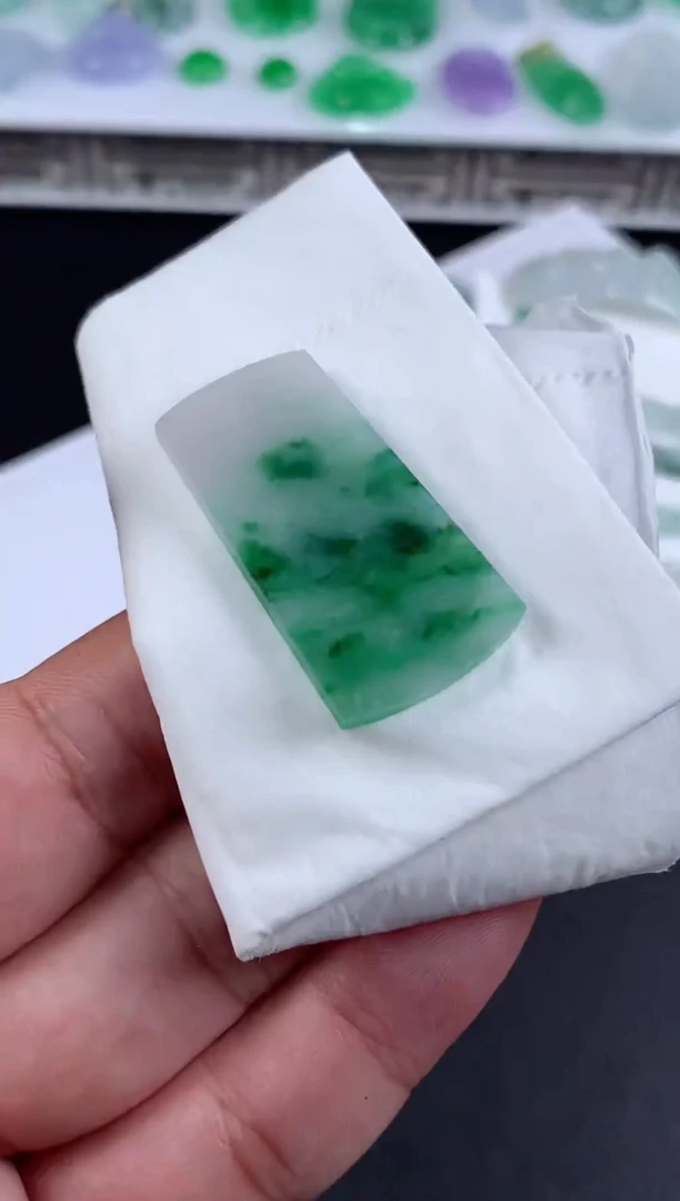 未镶嵌定制翡翠公***9翡翠