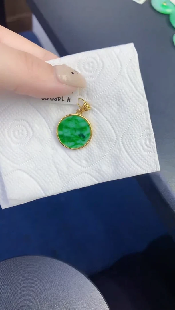 颈饰未镶嵌翡翠缅甸天然翡翠A货