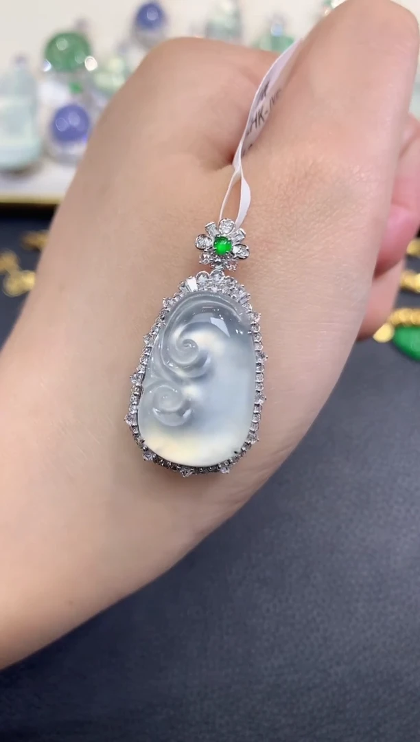 吊坠(不含链)18K金镶嵌翡翠C41