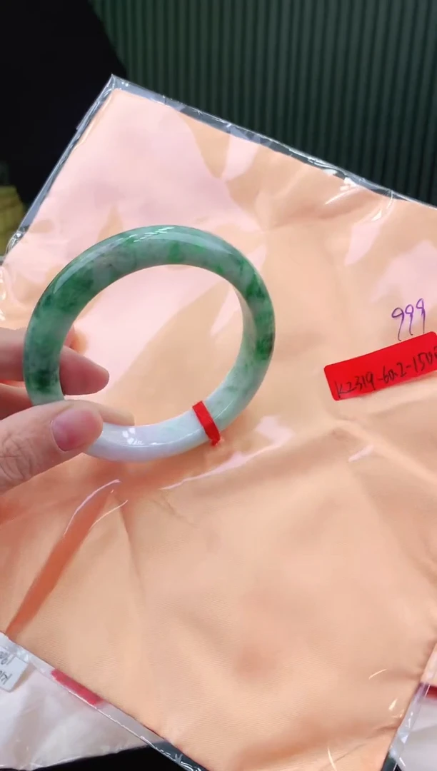 未镶嵌手镯翡翠59+