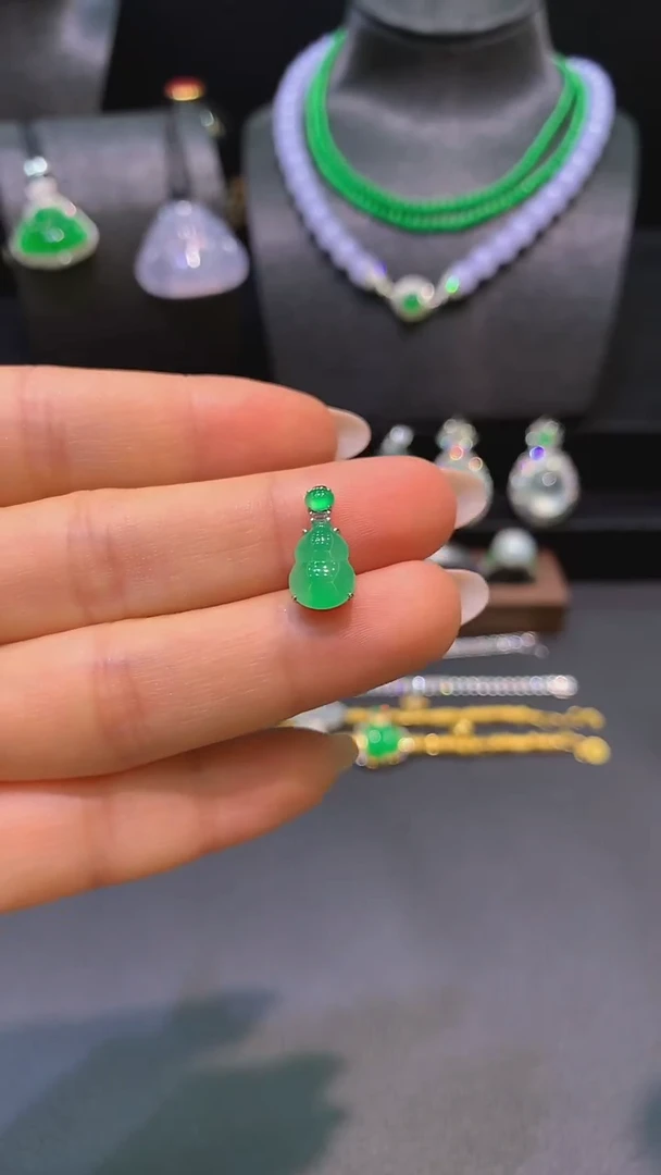 吊坠(不含链)18K金镶嵌翡翠吊坠