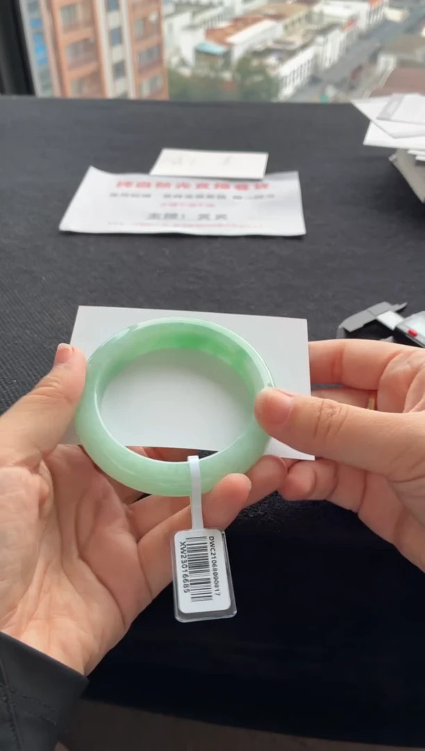 翡翠手镯未镶嵌买断价XW23016685