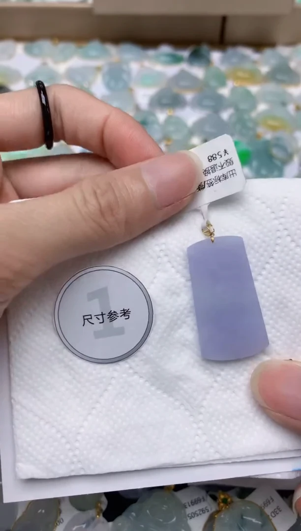 翡翠18K金镶嵌颈饰天然A货翡翠