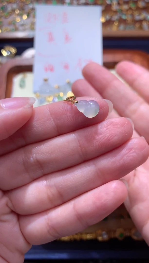 颈饰18K金镶嵌翡翠翡翠