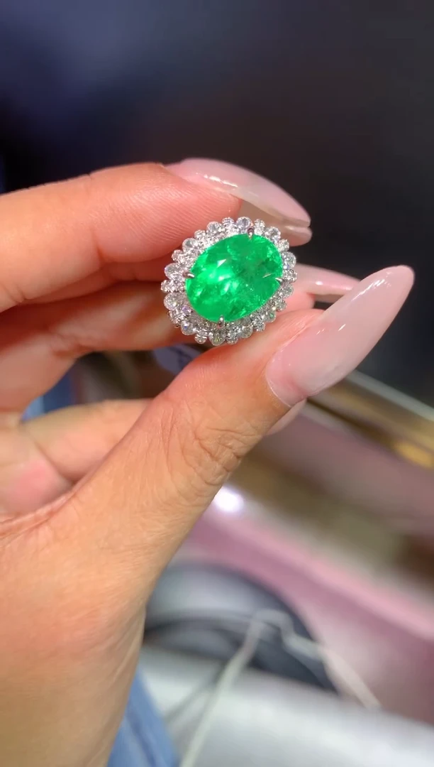 祖母绿戒指18K金镶嵌5.47ct