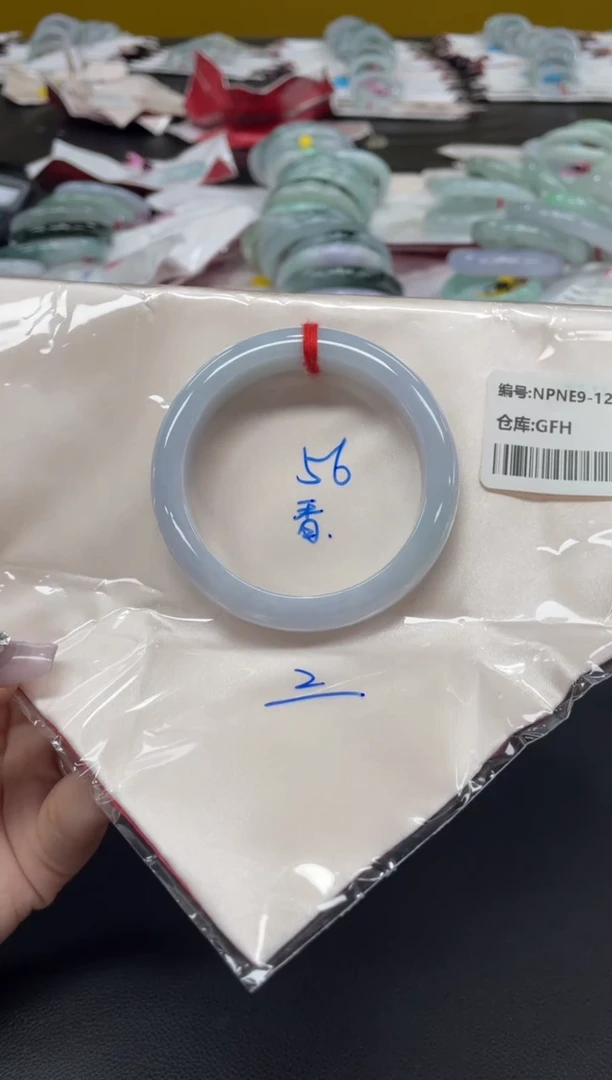 未镶嵌手镯翡翠翡翠手镯