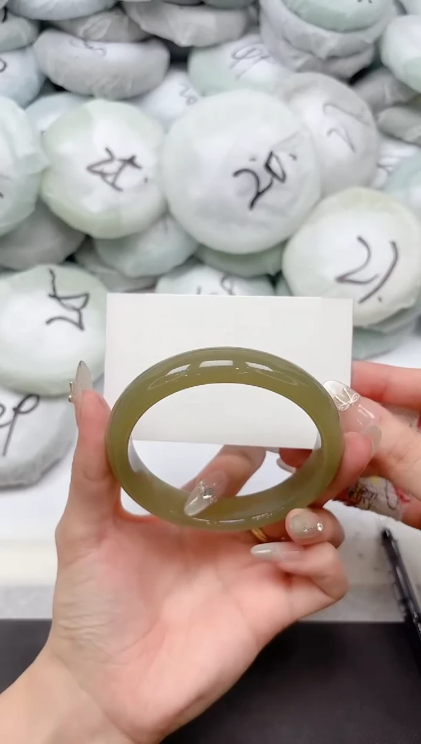 未镶嵌手镯石英质玉19-62.1