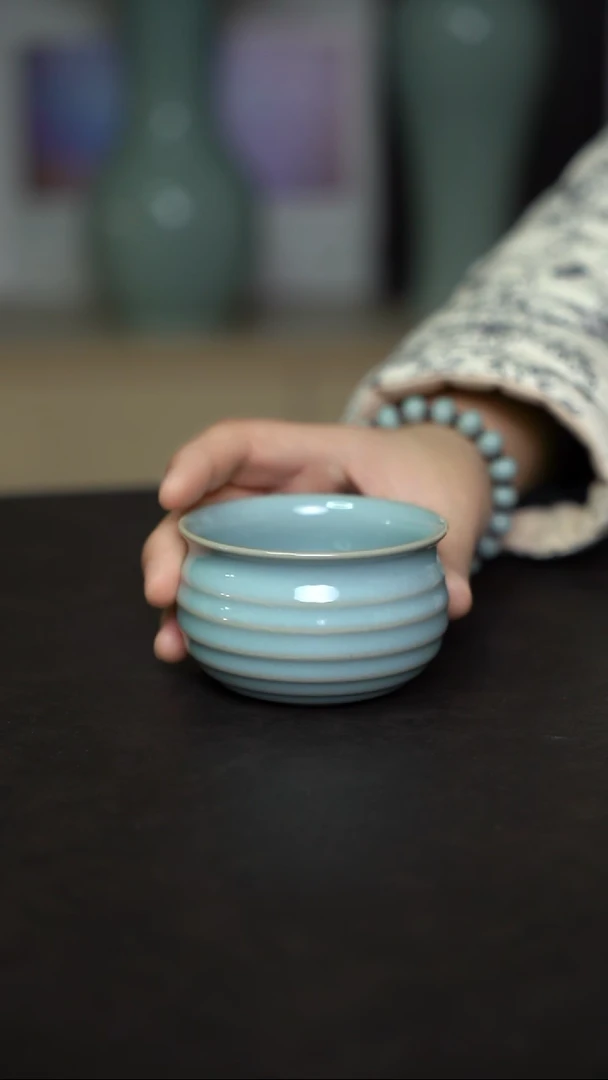 杯子瓷天青釉钱袋杯