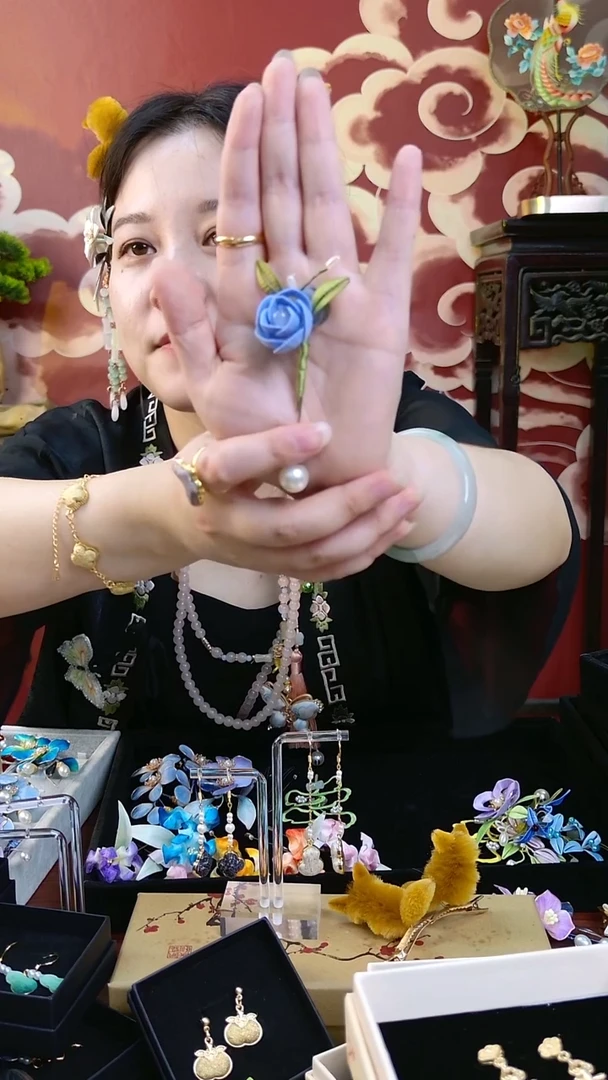 刺绣纯手工非遗绒花