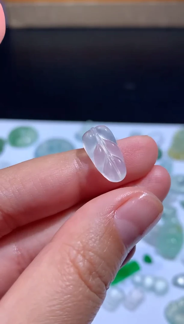 未镶嵌定制翡翠毛货