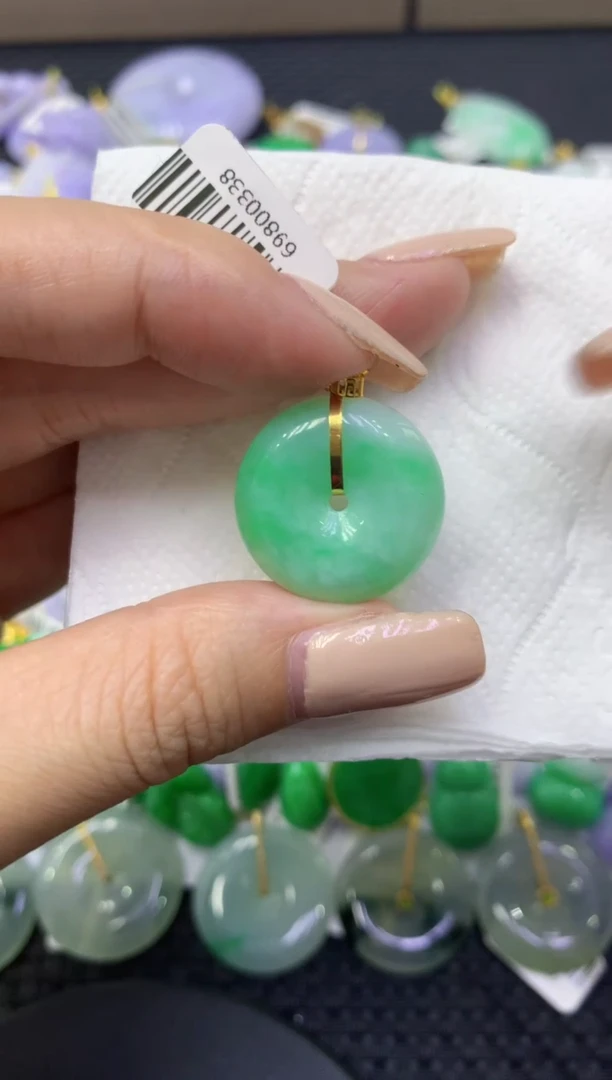 颈饰18K金镶嵌翡翠天然缅甸翡翠A货