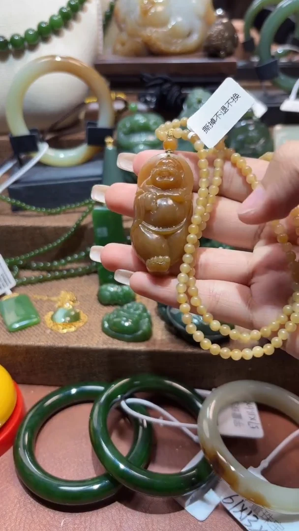 颈饰未镶嵌和田玉1