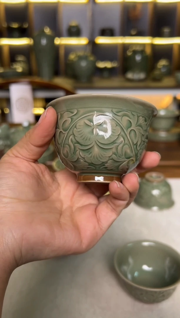 陶瓷纯手工缠枝牡丹压手杯正品一只