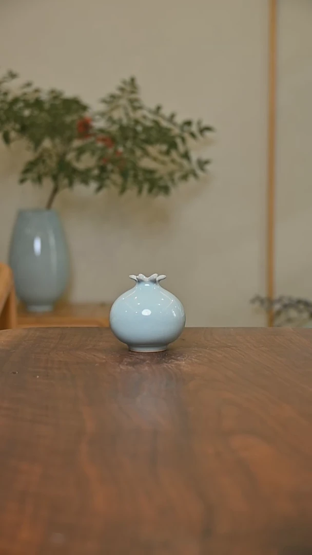 石榴瓶 天青 微瑕 朱家汝窑款