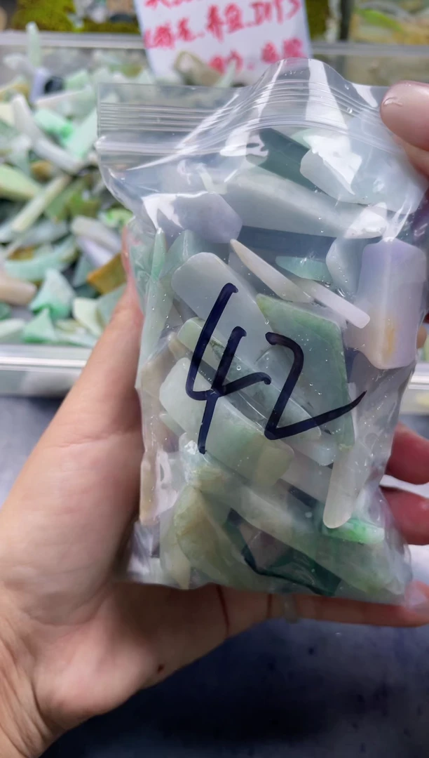 翡翠散珠天然翡翠中号500克42