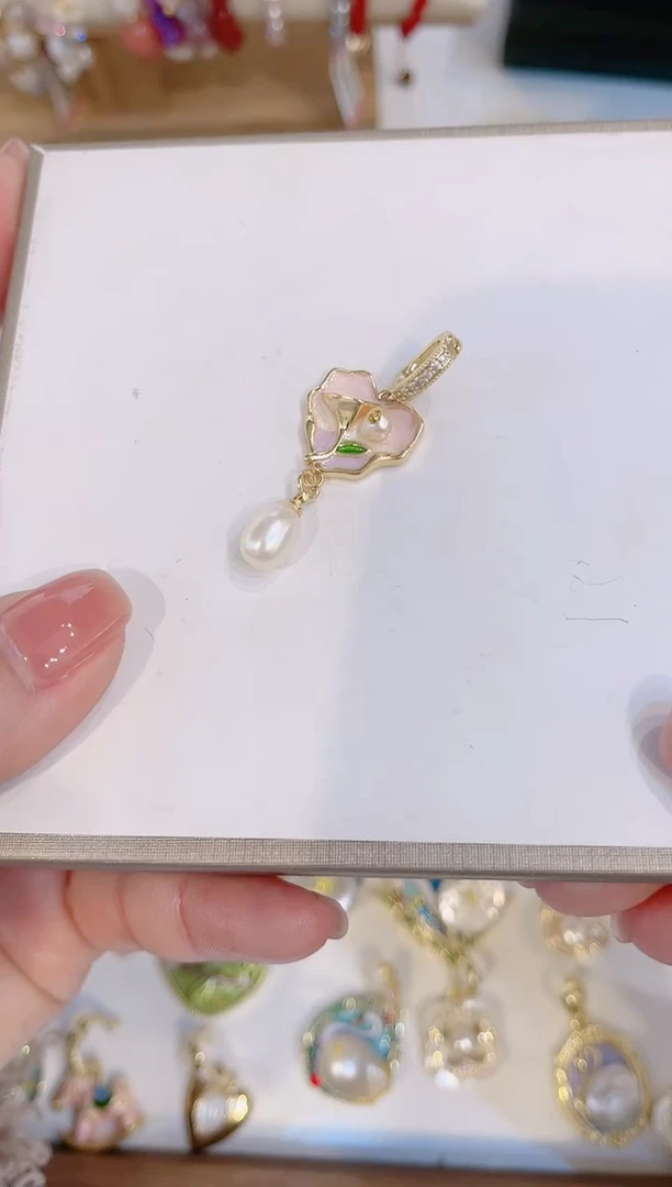 【闪购商品】淡水珍珠颈饰合金吊坠