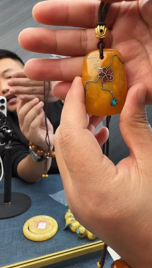 蜜蜡未镶嵌珠宝奇石假一罚十16，多样性发其一