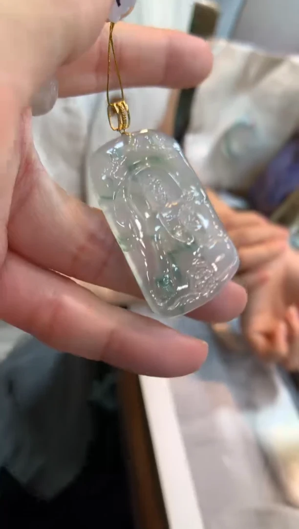 翡翠18K金镶嵌颈饰花件吊坠