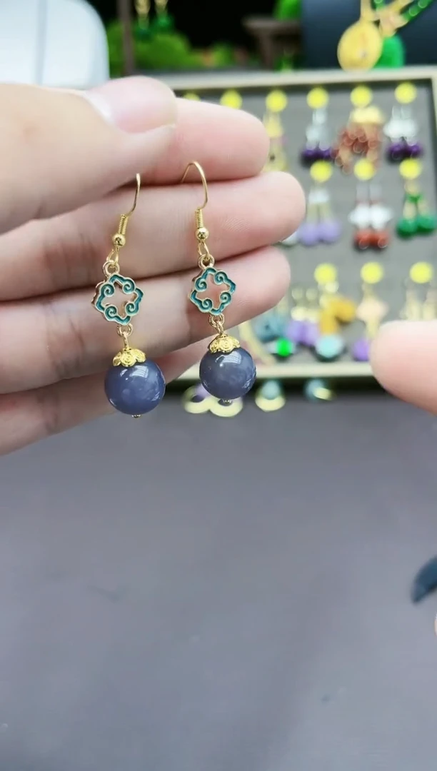 【闪购商品】玛瑙/玉髓耳钉银S925镶嵌烟灰色祥云