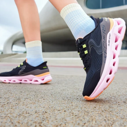 SKECHERS斯凯奇女鞋闪穿健步鞋缓震轻便绑带休闲运动跑步鞋150510