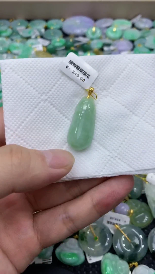颈饰未镶嵌翡翠天然缅甸翡翠A货