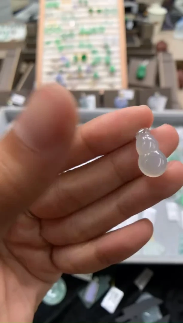 颈饰未镶嵌翡翠葫芦