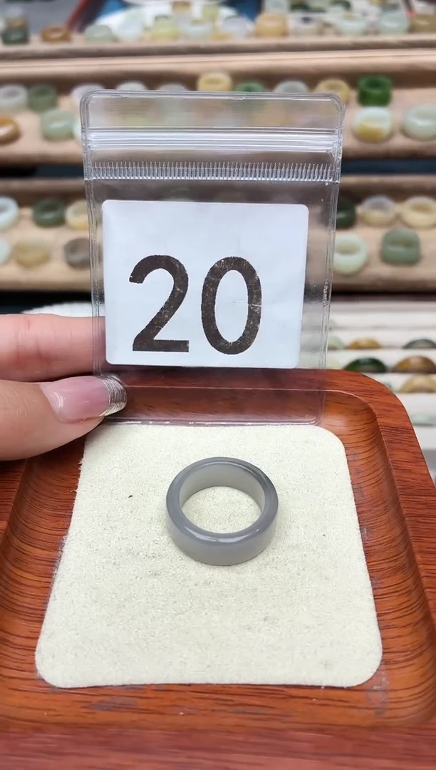 未镶嵌戒圈和田玉18号