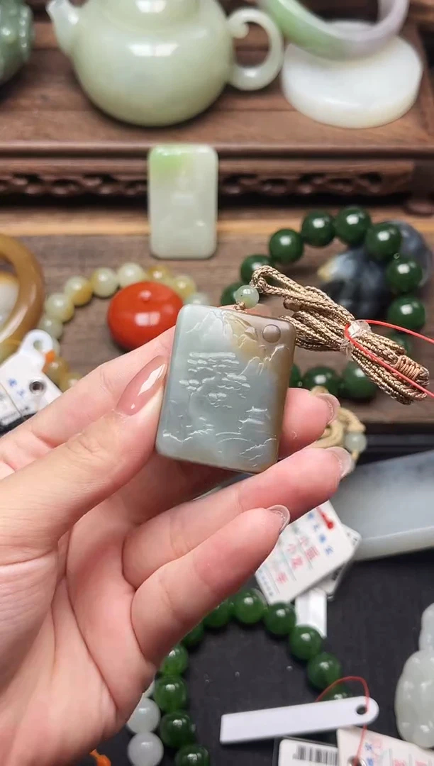 和田玉未镶嵌吊坠(不含链)楼兰三色 山水牌9010493