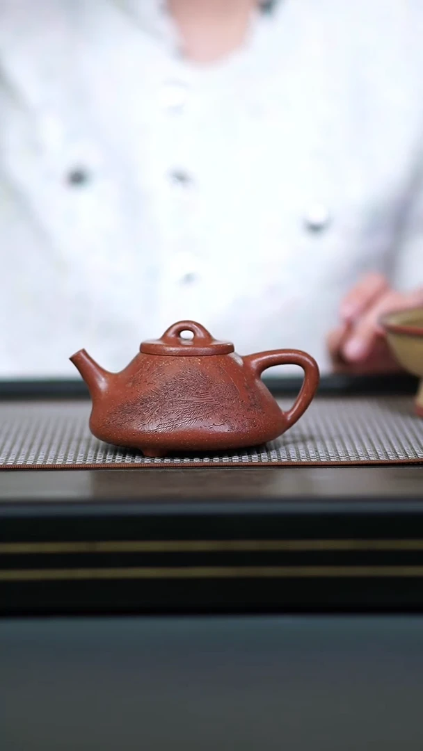 茶壶紫砂全手血降坡孔雀子冶210cc