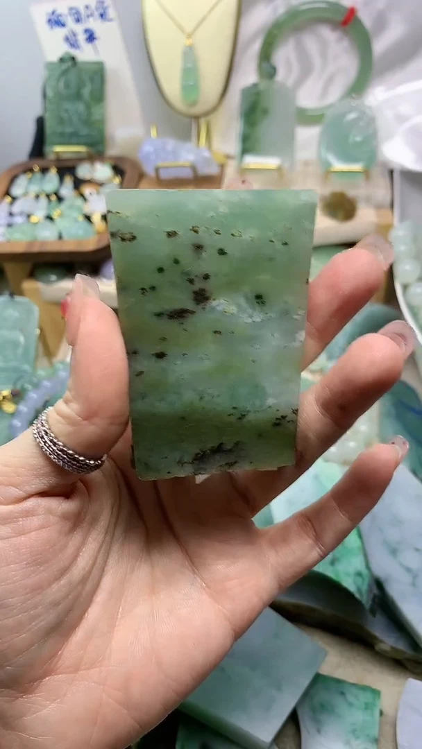 未镶嵌挂件翡翠阳*苔缅甸A货翡翠,没有运费险,有纹有裂