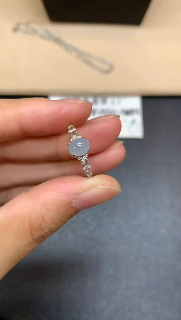 18K金镶嵌戒指翡翠蛋面【无服务费