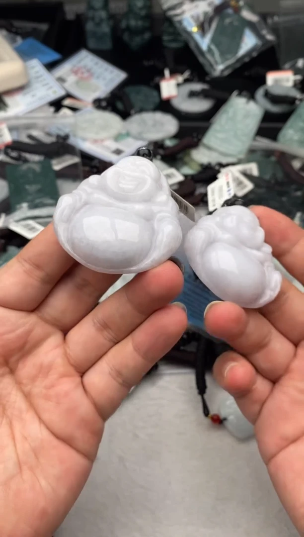 翡翠未镶嵌颈饰多样性发其一