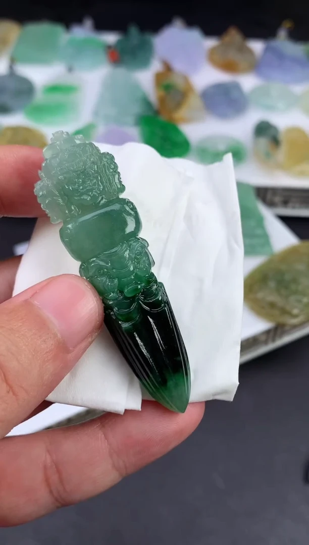 未镶嵌定制翡翠小*儿翡翠