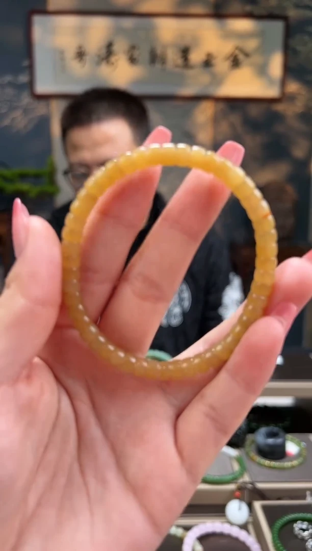 【闪购商品】和田玉手串未镶嵌浅糖卡6mm