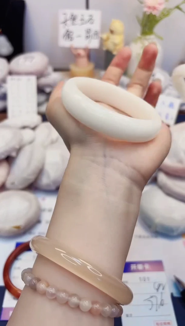 【闪购商品】石英质玉手镯未镶嵌101-财气镯-圈口57