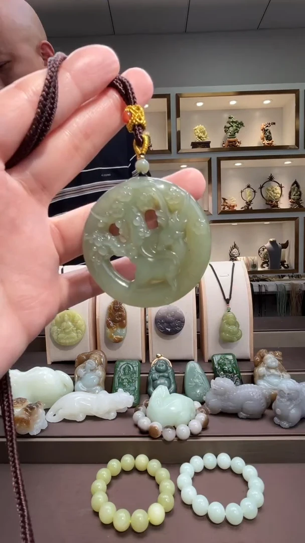 颈饰未镶嵌和田玉苏