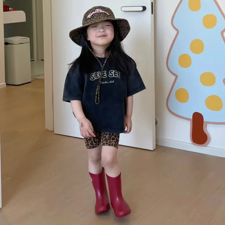 现货夏季男女童复古洗水做旧圆领字母印花短袖黑色骑行裤休闲套装